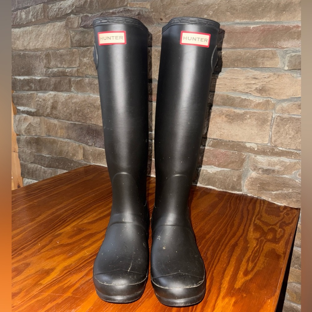 Hunter Black Tall Rain Boots Womens size 8